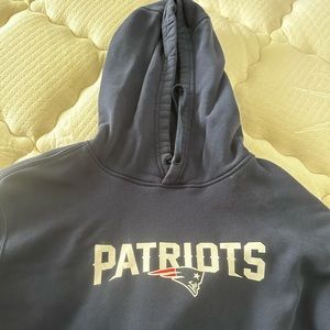Men’s XL patriots sweatshirt